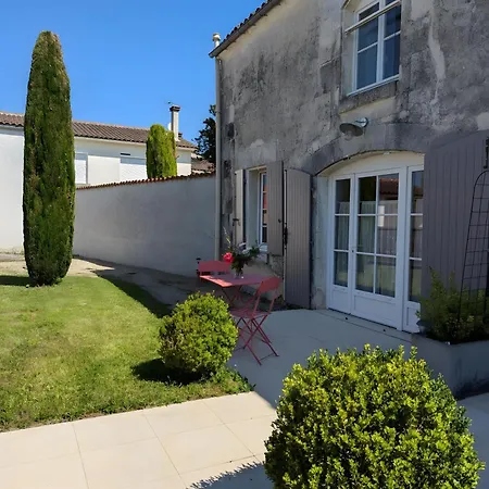بيت للعطل La Bonne Chauffe - La Longere Verrieres (Charente)