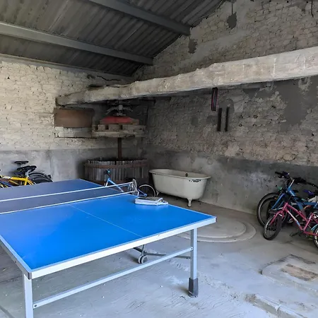بيت للعطل La Bonne Chauffe - La Longere Verrieres (Charente)