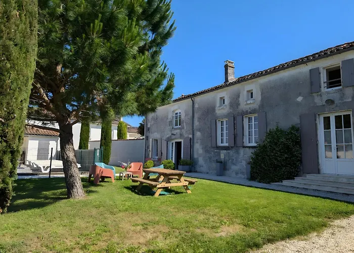La Bonne Chauffe - La Longère Hébergement de vacances Verrieres (Charente)